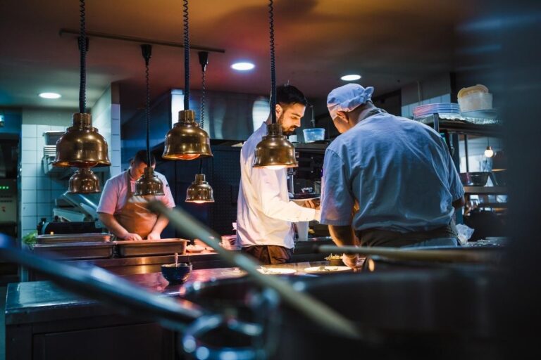 O que é Dark Kitchen? Novo modelo de restaurante delivery