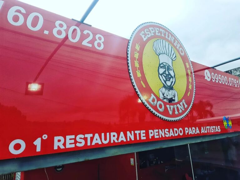Pai cria restaurante para receber autistas: Conheça a história do Espetinho do Vini, com pratos a $2