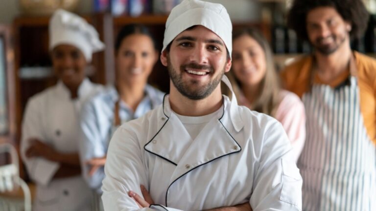 Como treinar e motivar a equipe do meu restaurante? Volta aqui e confira!
