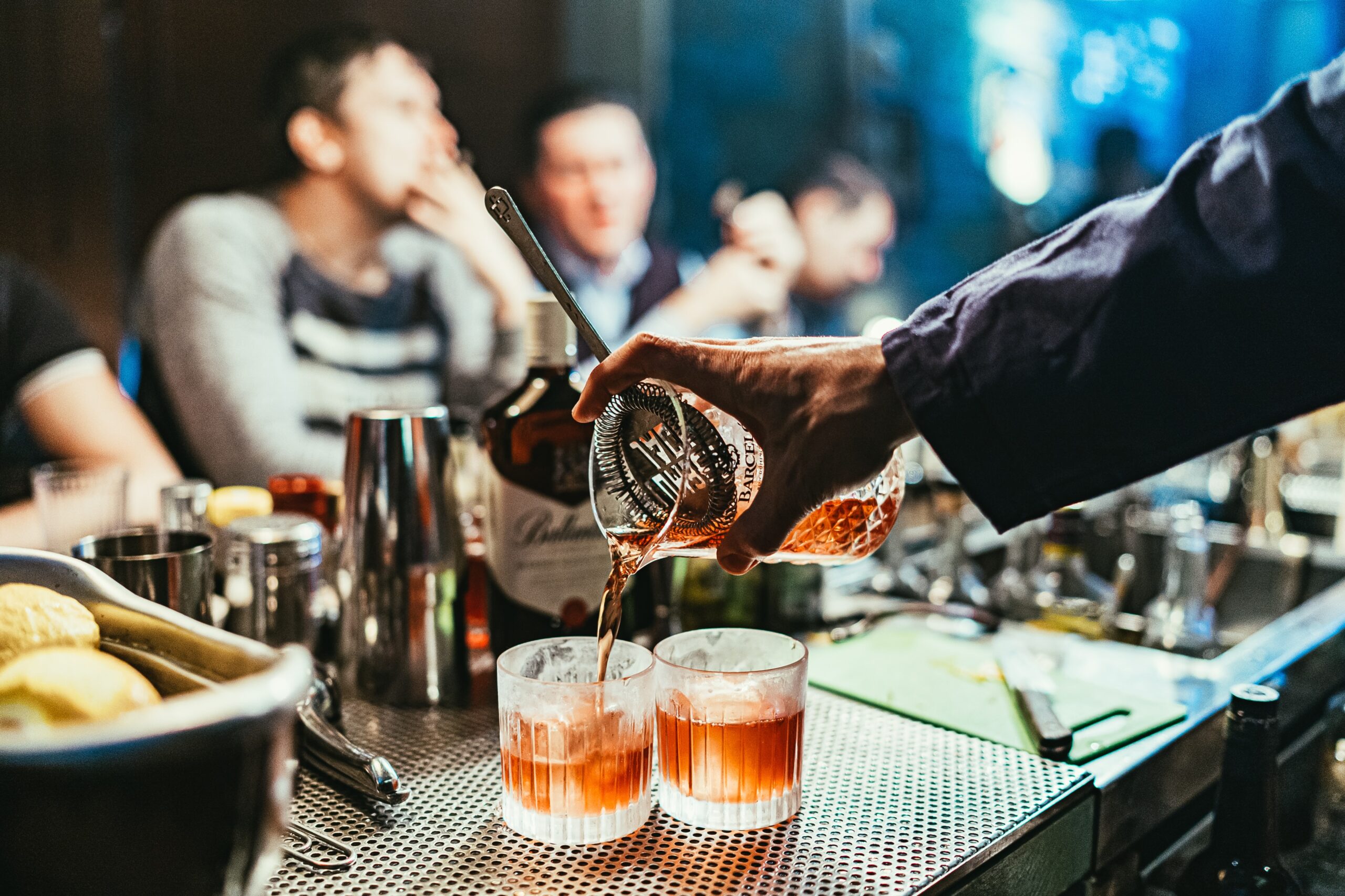 15 ideias de drinks clássicos para bar: lista com receitas