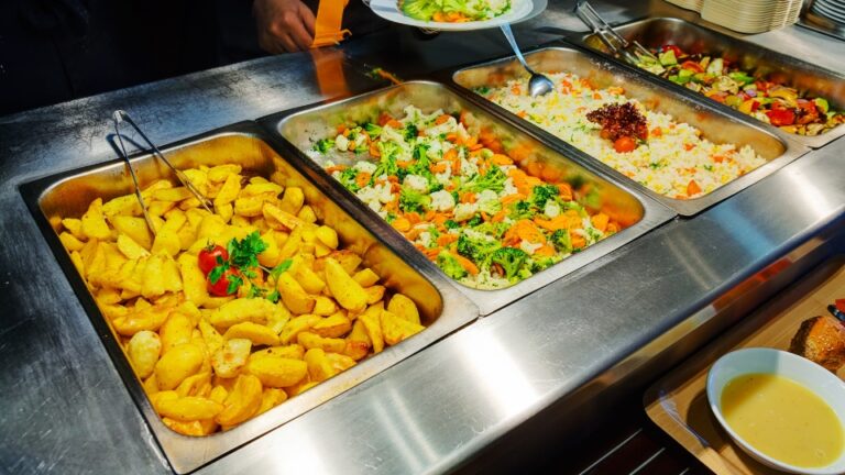 Carro térmico para restaurante: Dicas para escolher seu buffet industrial