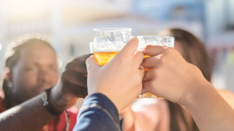 Qual o investimento inicial para abrir uma cervejaria? Guia completo para saber investir
