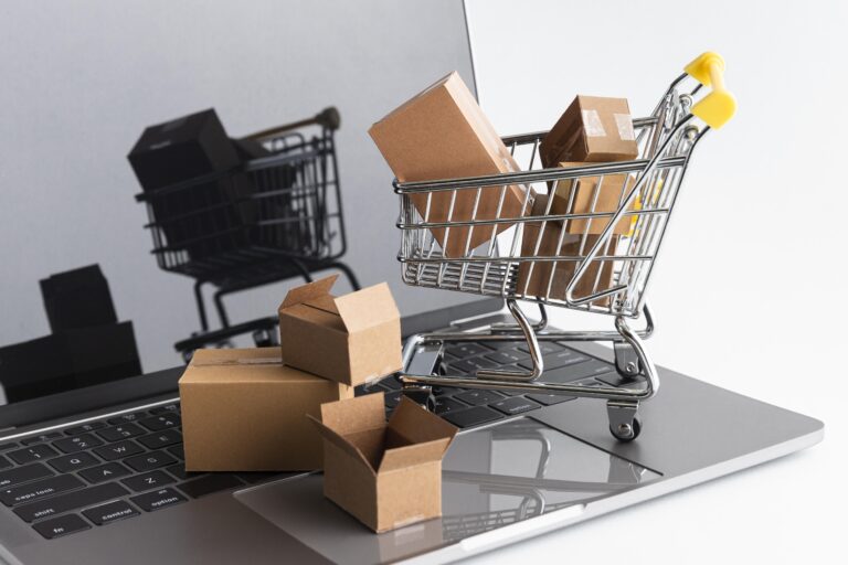 Instagram Shopping: como colocar sacolinha no Instagram e vender [guia]