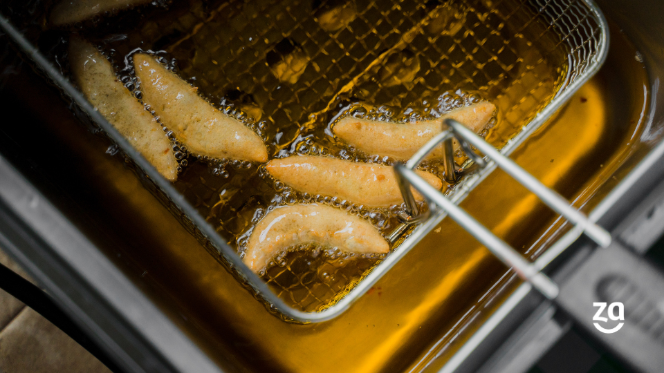 Fritadeira profissional: Dicas de limpeza e manutenção para restaurantes 