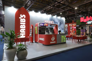 Habib’s lança modelo de franquia para quiosques na ABF 2024